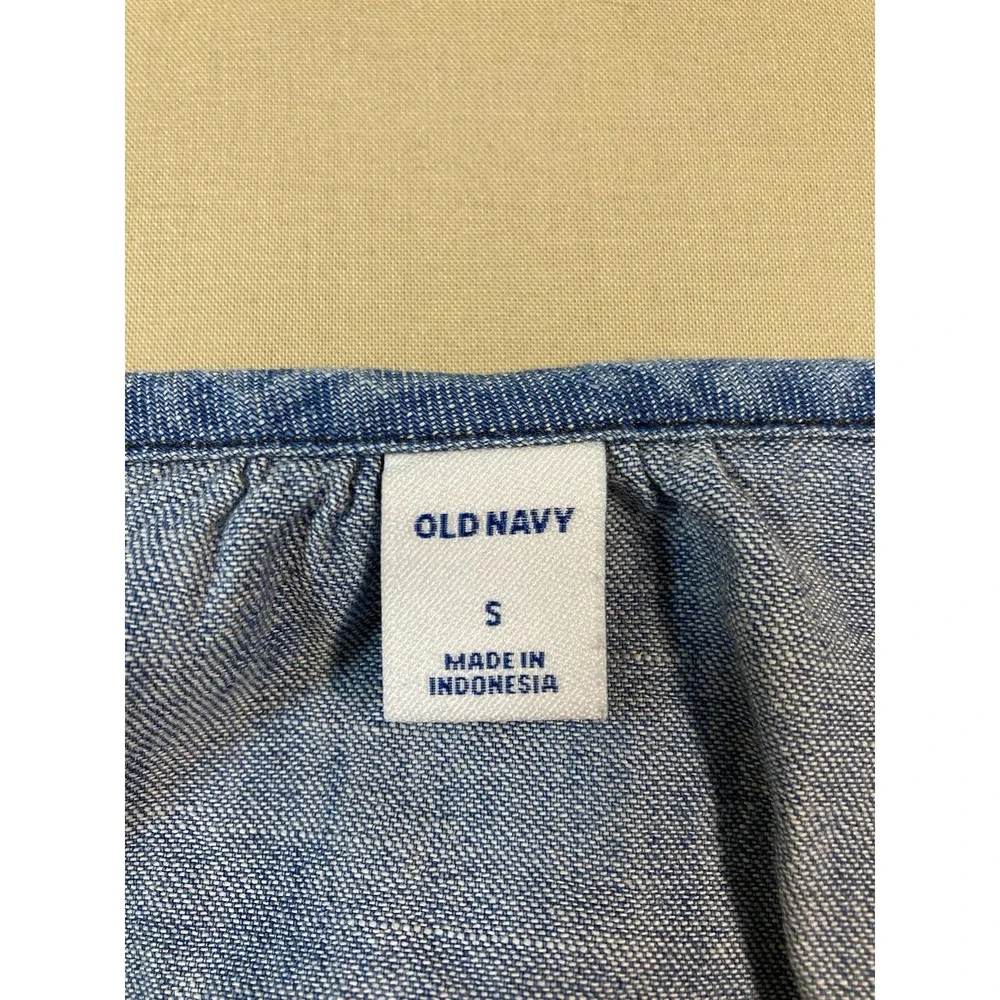 Old Navy Women's Blue Denim Ruffle Shirt Blouse Size Small 100% Cotton Romantic - Picture 4 of 7